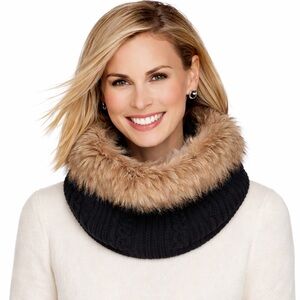 TALBOTS Black and Tan Infinity Cable Knit Scarf with Faux Fur Collar